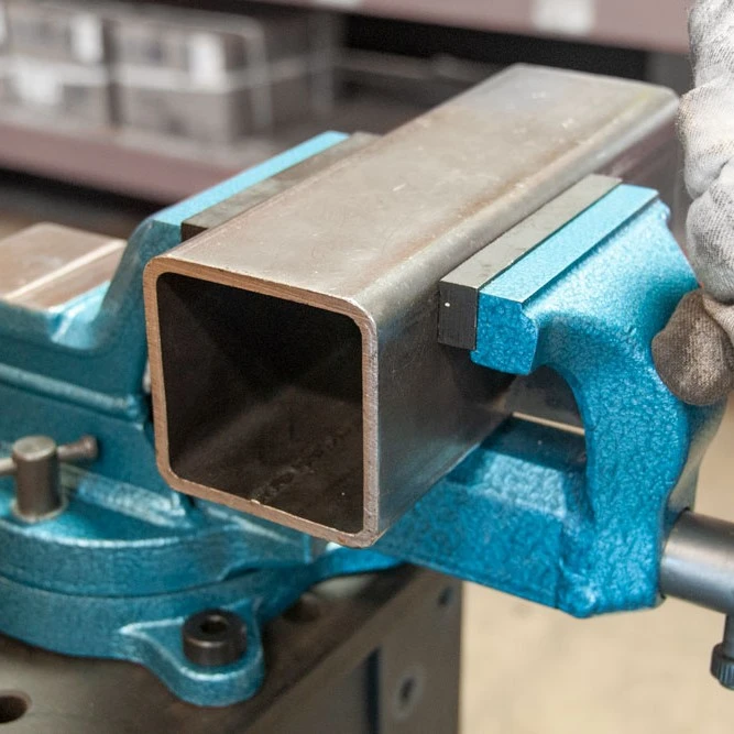 Menghina Rotativa Forjata pentru masa de sudura Rhino Cart Menghina Rotativa Forjata pentru masa de sudura Rhino Cart