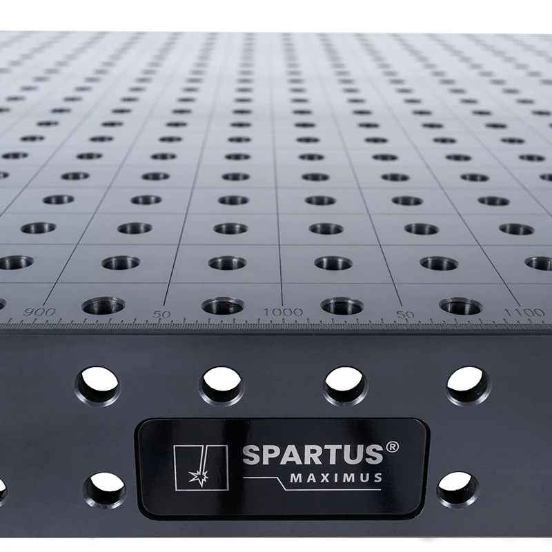 Masa sudura SPARTUS MAXIMUS 3D blat nitrurat, 2400x1200, sistem 16mm, picioare cu roti